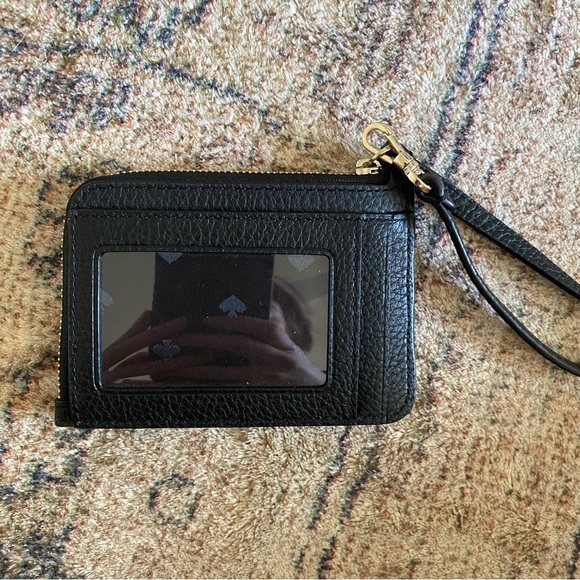Perfect condition Kate Spade wristlet with key ring - Picture 3 of 3